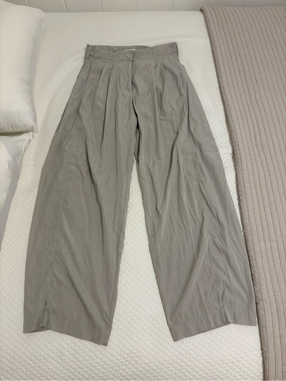 The Row Women’s Wide Leg, High Waisted Pleated Pants, Size 2